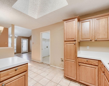 4155 N Coral Springs Drive - Photo Thumbnail 6