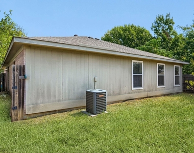4155 N Coral Springs Drive - Photo Thumbnail 16