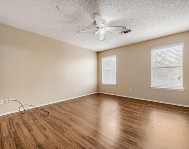 4155 N Coral Springs Drive - Photo Thumbnail 13