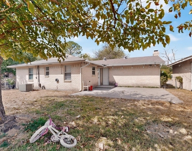 2402 Loyce Drive - Photo Thumbnail 34