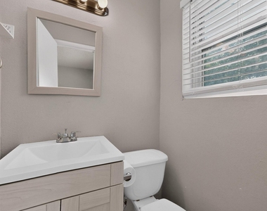 2402 Loyce Drive - Photo Thumbnail 17