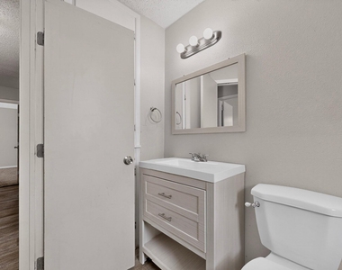 2402 Loyce Drive - Photo Thumbnail 22
