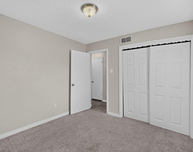 2402 Loyce Drive - Photo Thumbnail 28