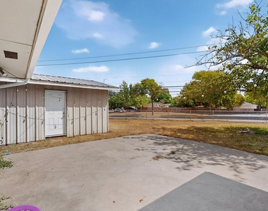 2402 Loyce Drive - Photo Thumbnail 32