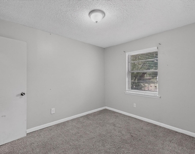 2402 Loyce Drive - Photo Thumbnail 24