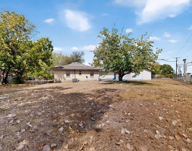 2402 Loyce Drive - Photo Thumbnail 36