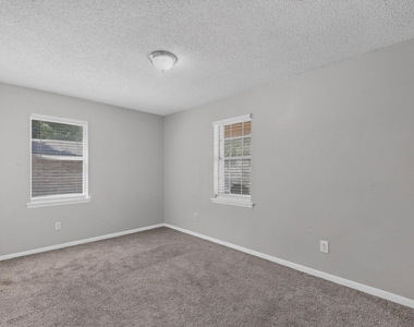 2402 Loyce Drive - Photo Thumbnail 18