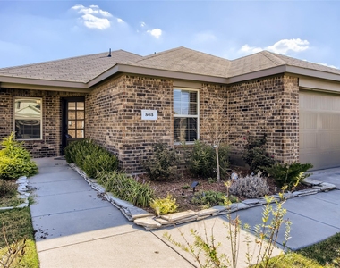 503 Hawthorn Drive - Photo Thumbnail 1