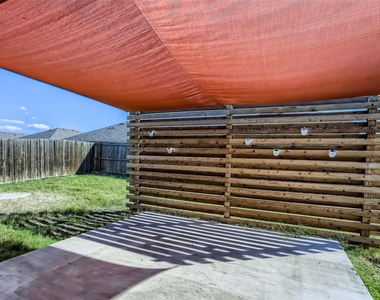 503 Hawthorn Drive - Photo Thumbnail 26