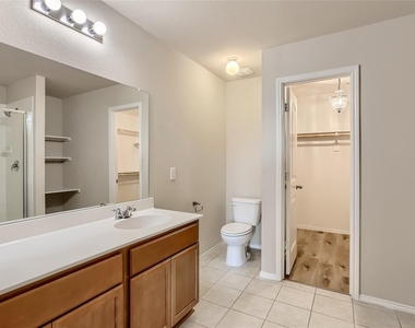 503 Hawthorn Drive - Photo Thumbnail 16