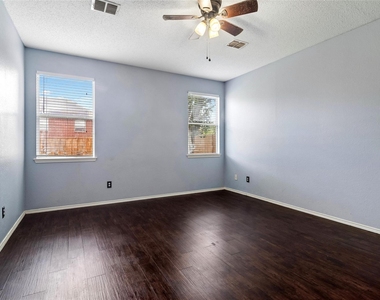 10609 Augusta Lane - Photo Thumbnail 11