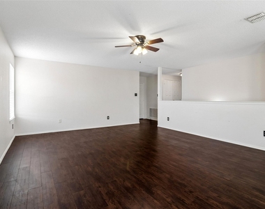 10609 Augusta Lane - Photo Thumbnail 17