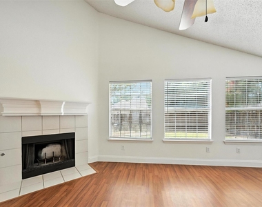 5025 Boxwood Lane - Photo Thumbnail 14