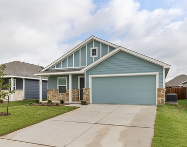 402 Moray Drive - Photo Thumbnail 1