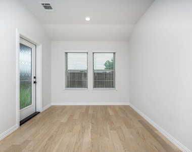 2104 Briar Rose Drive - Photo Thumbnail 4
