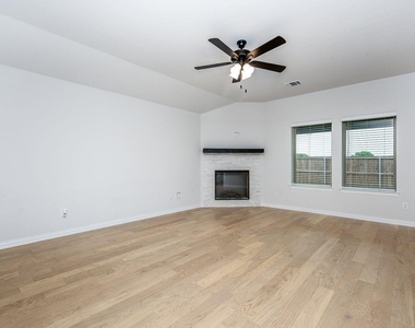2104 Briar Rose Drive - Photo Thumbnail 3
