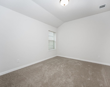 2104 Briar Rose Drive - Photo Thumbnail 10