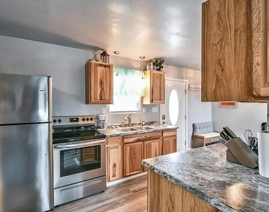 824 S Blue Quail Court - Photo Thumbnail 2
