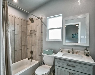 824 S Blue Quail Court - Photo Thumbnail 10