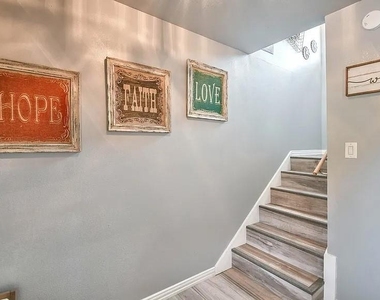 824 S Blue Quail Court - Photo Thumbnail 6