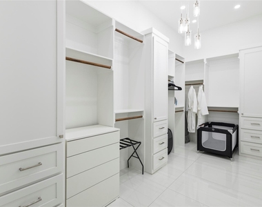17327 Davenport Road - Photo Thumbnail 20