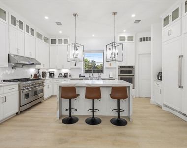 17327 Davenport Road - Photo Thumbnail 9