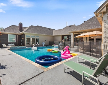 17327 Davenport Road - Photo Thumbnail 32