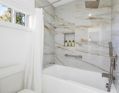 17327 Davenport Road - Photo Thumbnail 25