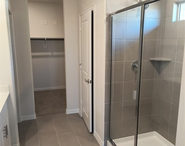 315 Canyon Oaks Drive - Photo Thumbnail 7
