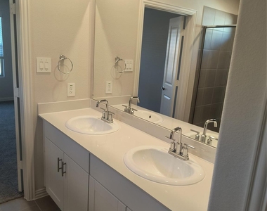 315 Canyon Oaks Drive - Photo Thumbnail 8