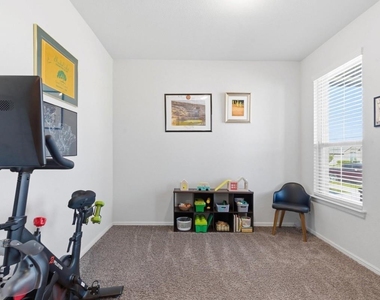 4829 Feltleaf Avenue - Photo Thumbnail 5