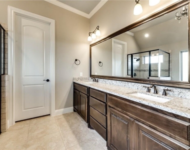 3100 Main Street - Photo Thumbnail 9
