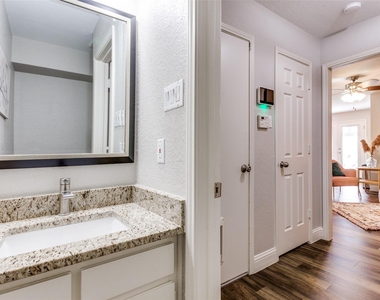 529 Essex Place - Photo Thumbnail 20