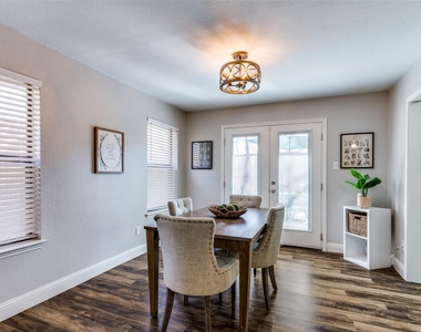 529 Essex Place - Photo Thumbnail 8
