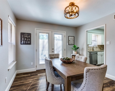 529 Essex Place - Photo Thumbnail 9