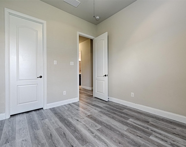11438 Santa Maria Road - Photo Thumbnail 20