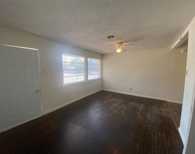 1701 Longview Street - Photo Thumbnail 2