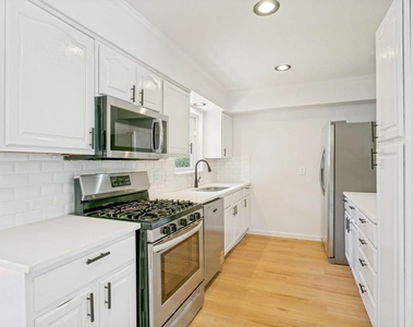 748 Oak Drive - Photo Thumbnail 3