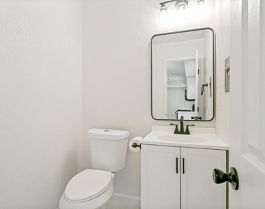 748 Oak Drive - Photo Thumbnail 7