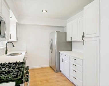 748 Oak Drive - Photo Thumbnail 4
