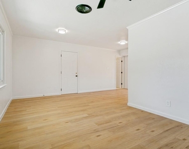 748 Oak Drive - Photo Thumbnail 12