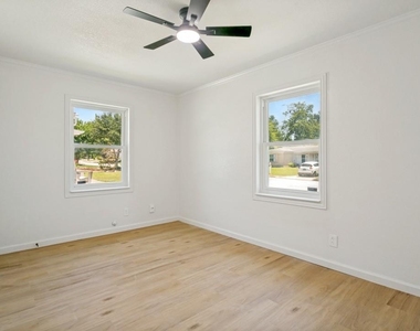 748 Oak Drive - Photo Thumbnail 11