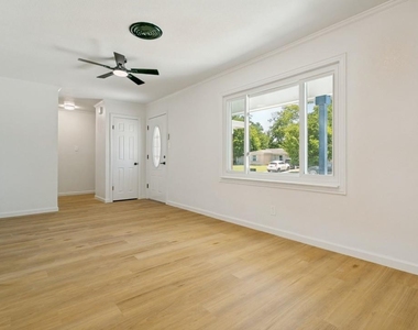 748 Oak Drive - Photo Thumbnail 6