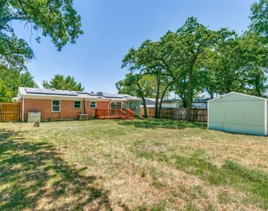 748 Oak Drive - Photo Thumbnail 2