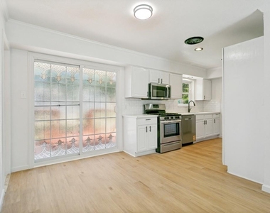 748 Oak Drive - Photo Thumbnail 5