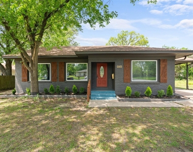 2405 Monroe Street - Photo Thumbnail 3