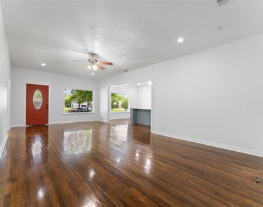 2405 Monroe Street - Photo Thumbnail 5