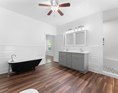 2405 Monroe Street - Photo Thumbnail 10