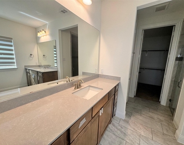 1013 Tullow Drive - Photo Thumbnail 19
