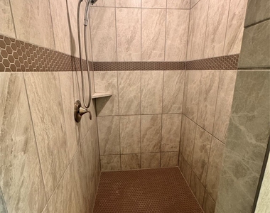 1013 Tullow Drive - Photo Thumbnail 17